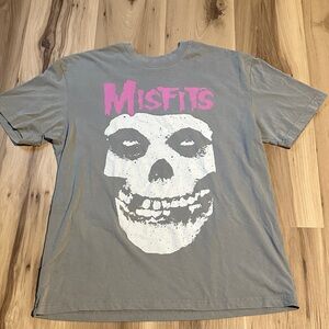 Gray Misfits Skull Graphic T-Shirt